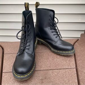 Dr. Martens Women's Clemency Boot Black Smooth Leather 9 UK / 11 US L - Like New